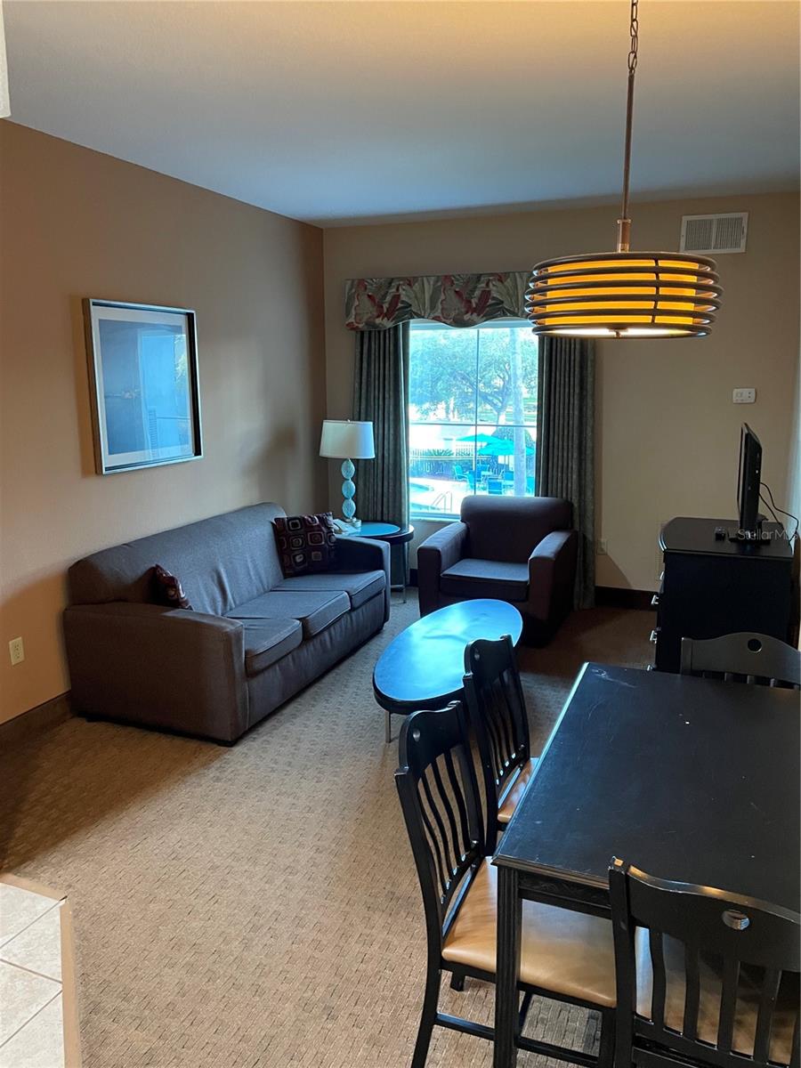 8303 RESIDENCE - Residential