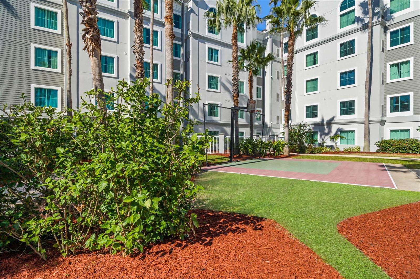 8303 RESIDENCE - Residential