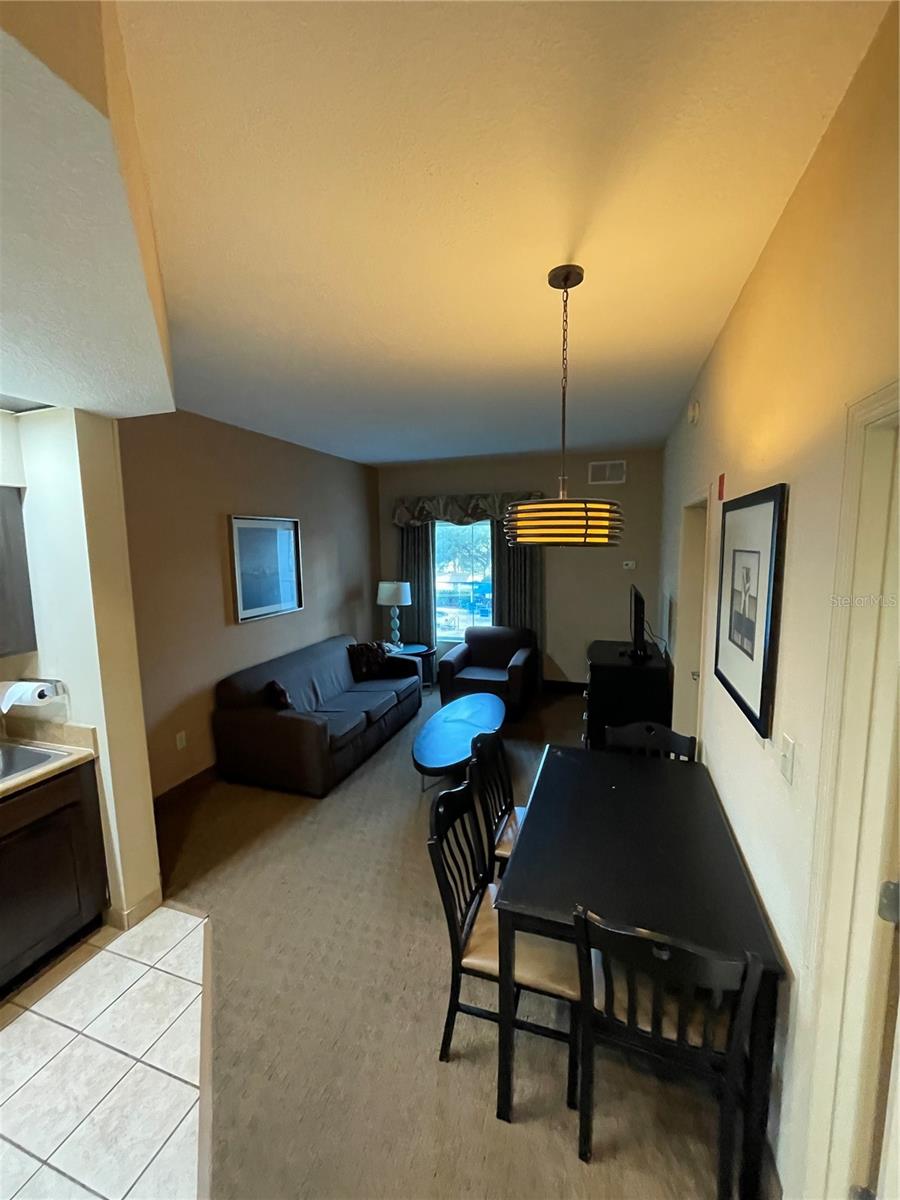 8303 RESIDENCE - Residential
