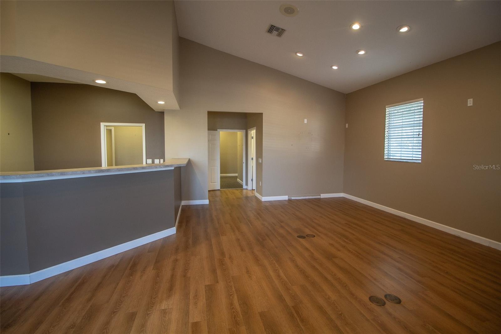 PROFESSIONAL CENTER 970 - Commercial Lease