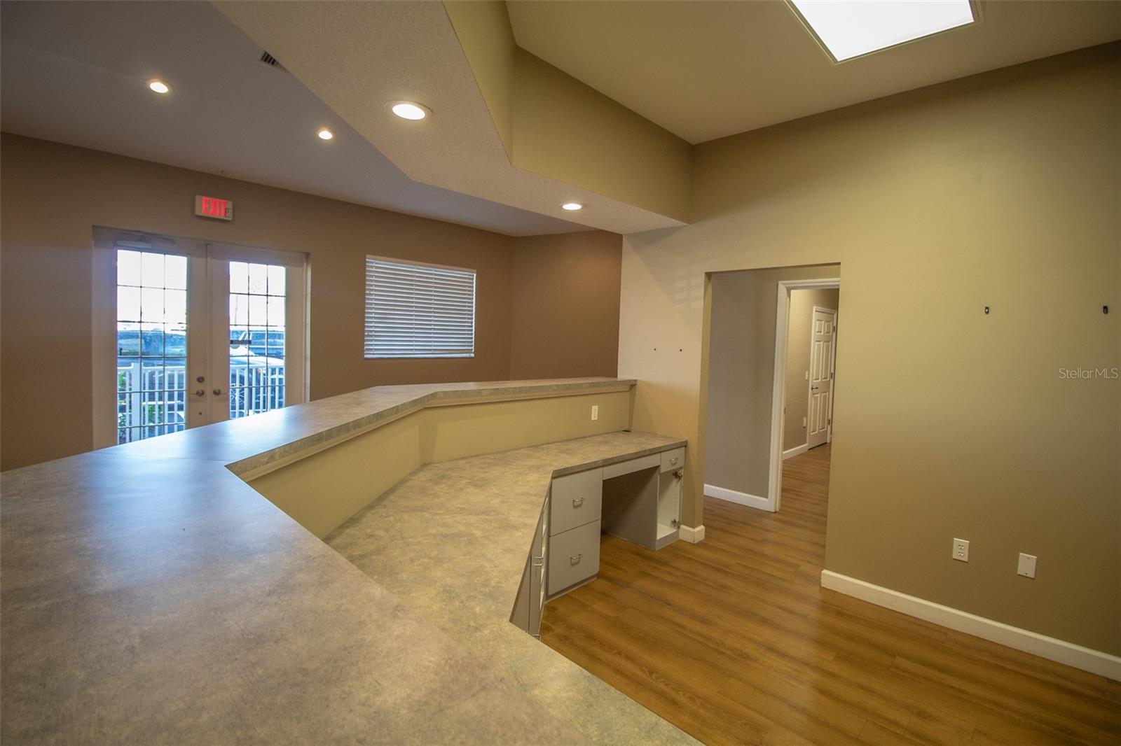 PROFESSIONAL CENTER 970 - Commercial Lease