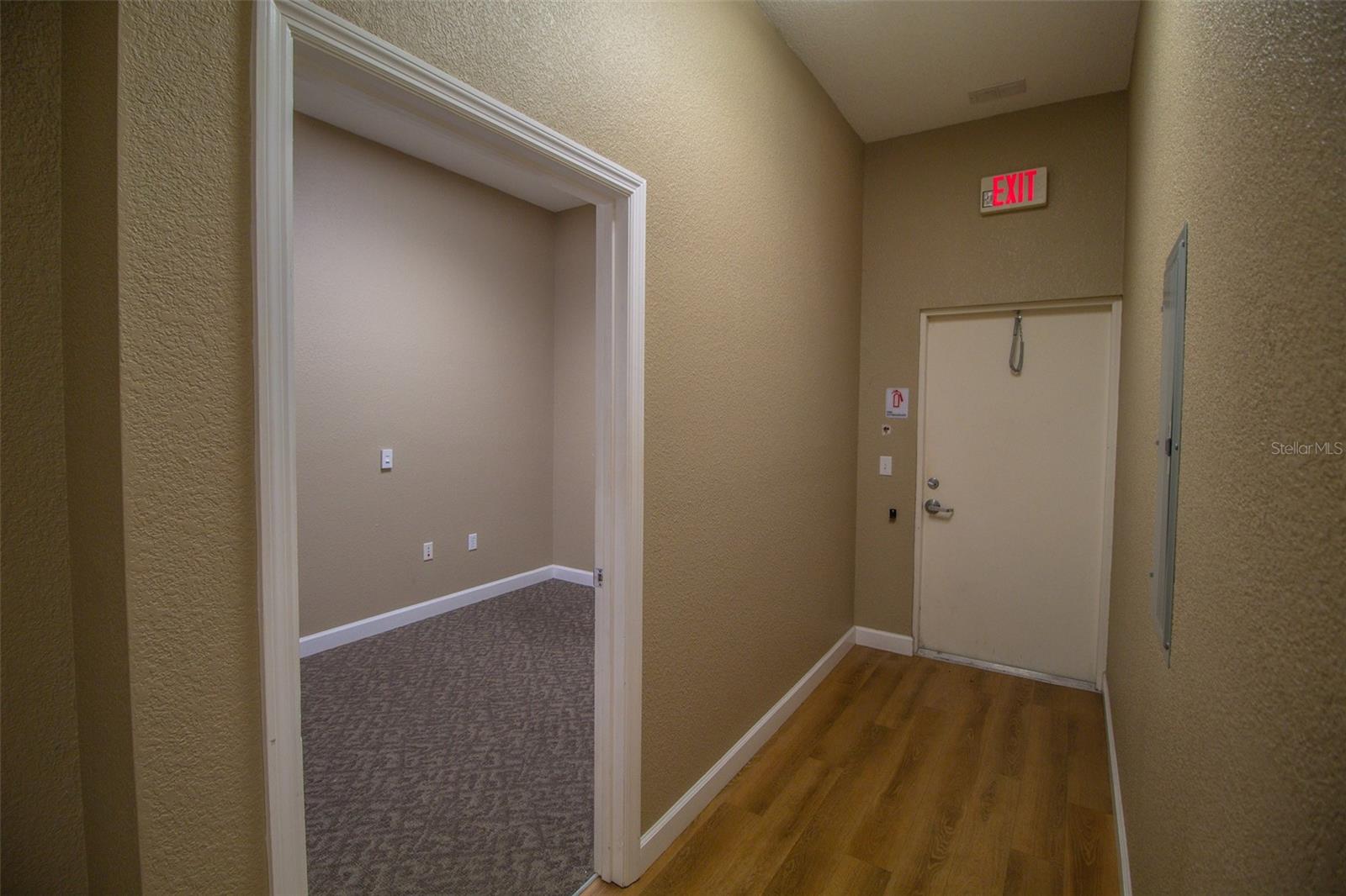 PROFESSIONAL CENTER 970 - Commercial Lease