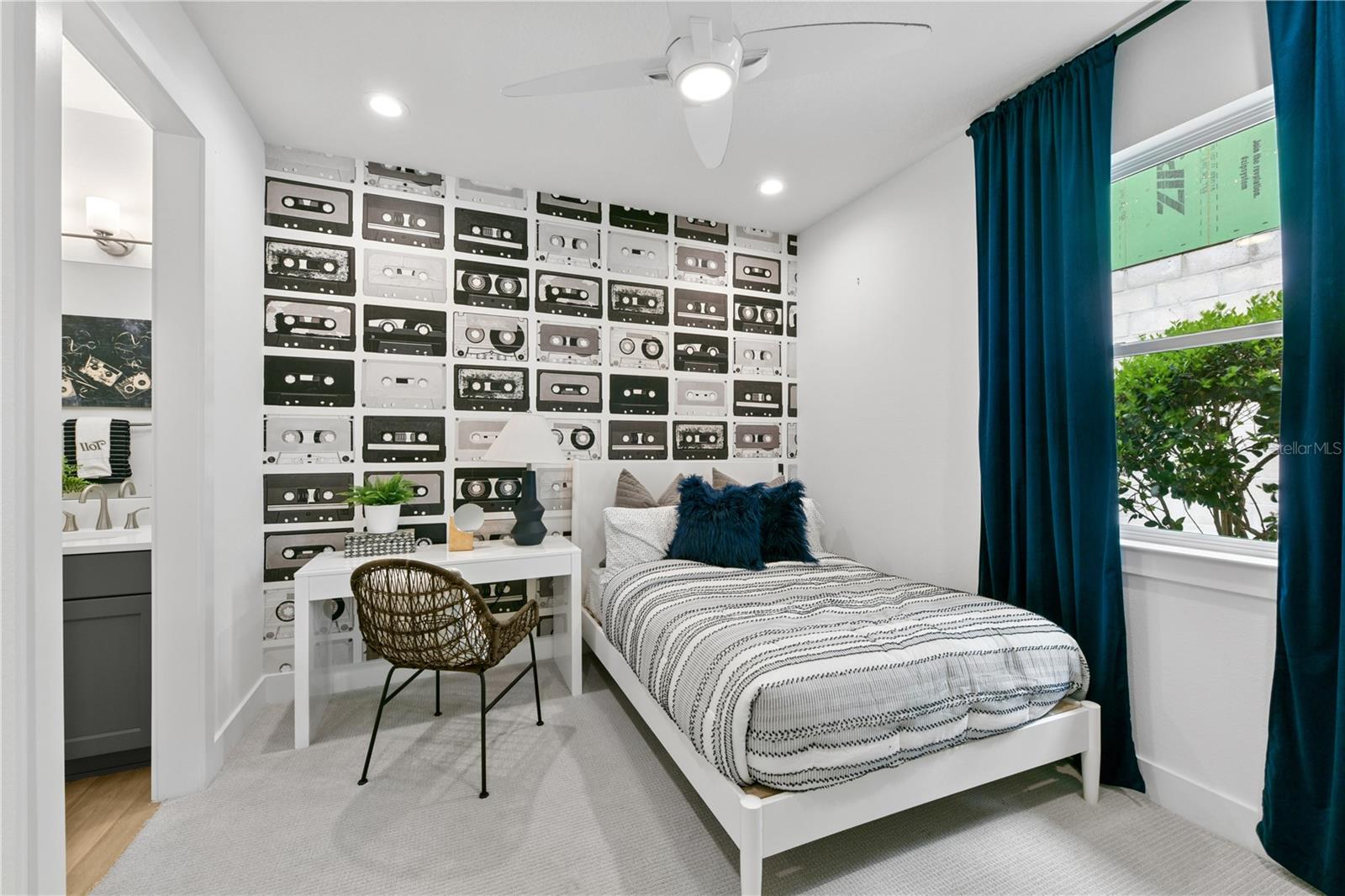 RIVERSIDE OAKS - Residential