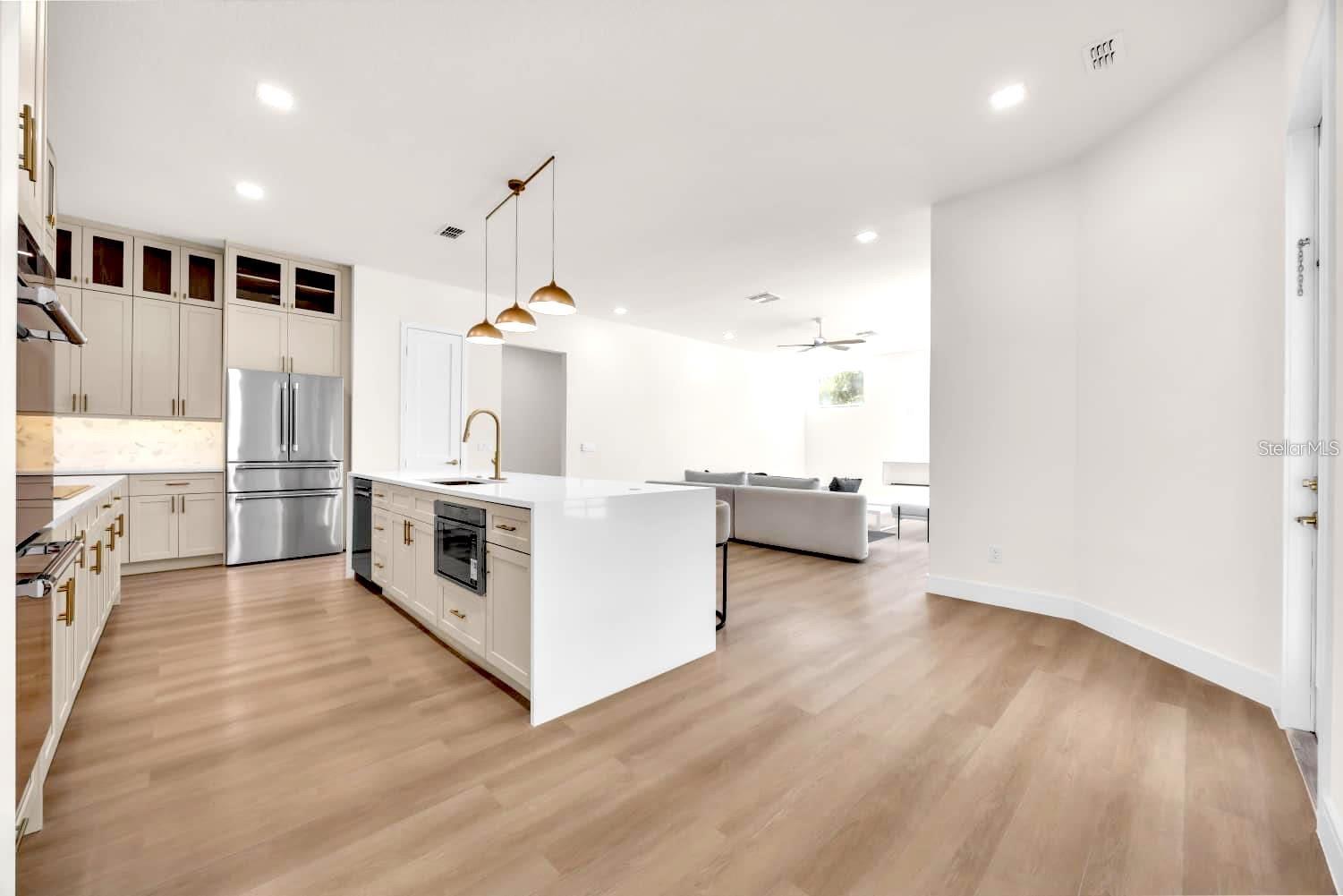 WINDSOR HILL - Residential