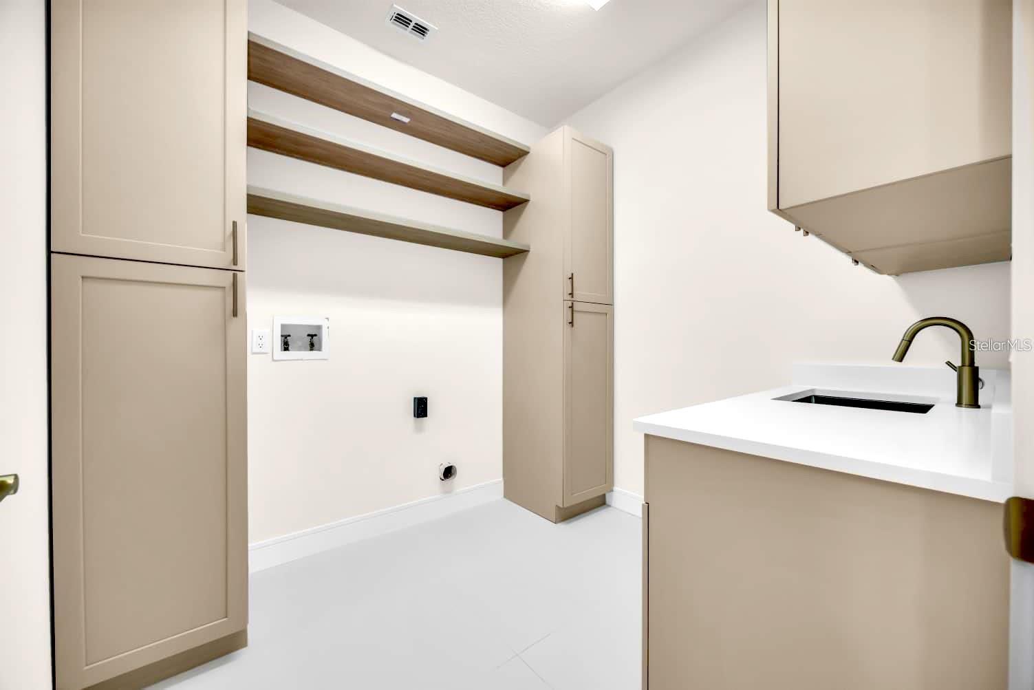 WINDSOR HILL - Residential