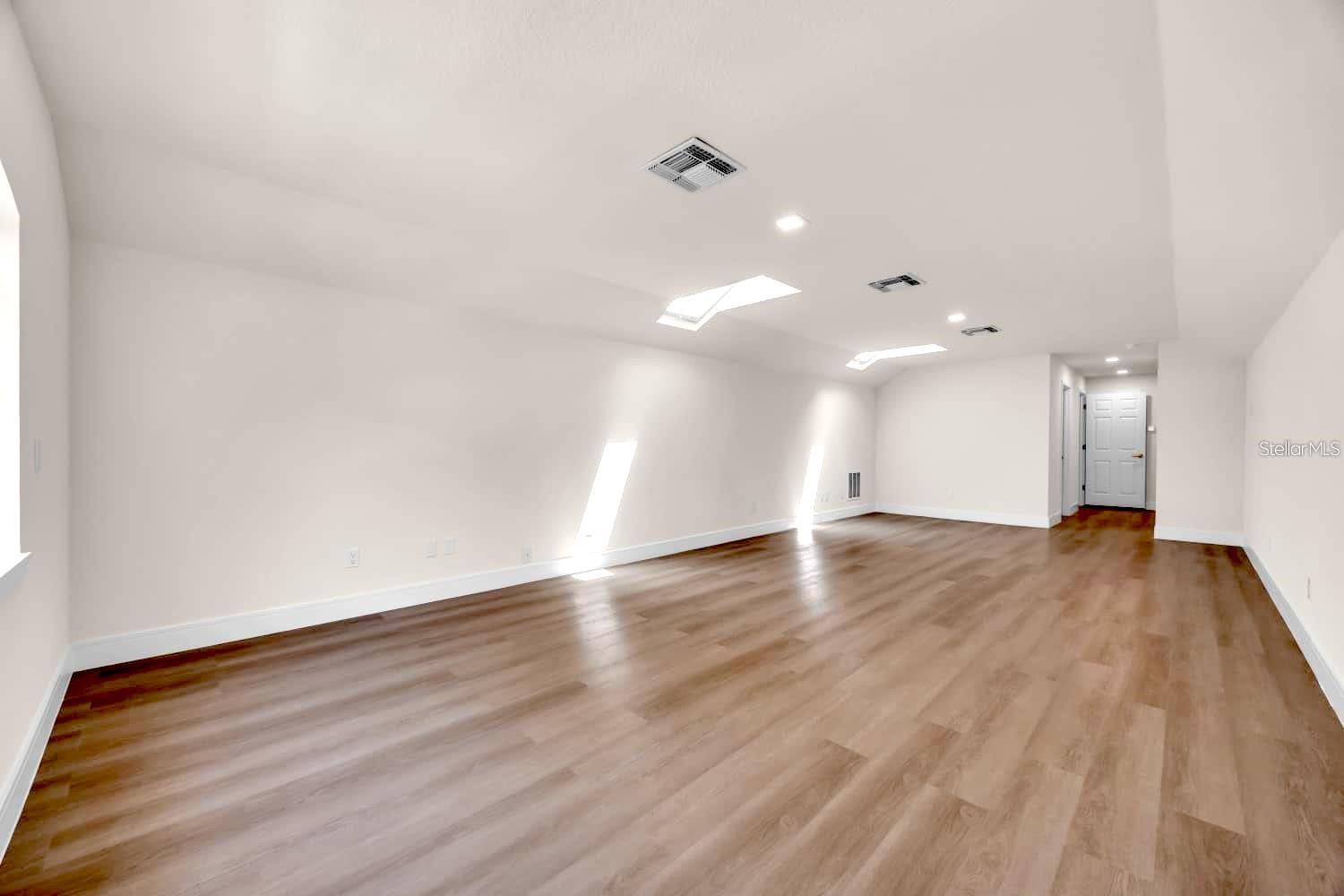 WINDSOR HILL - Residential