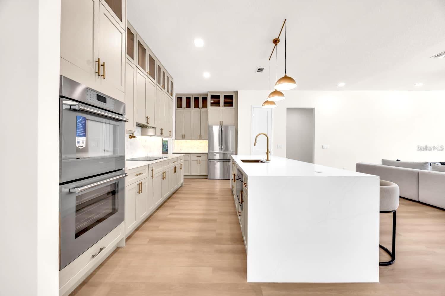 WINDSOR HILL - Residential
