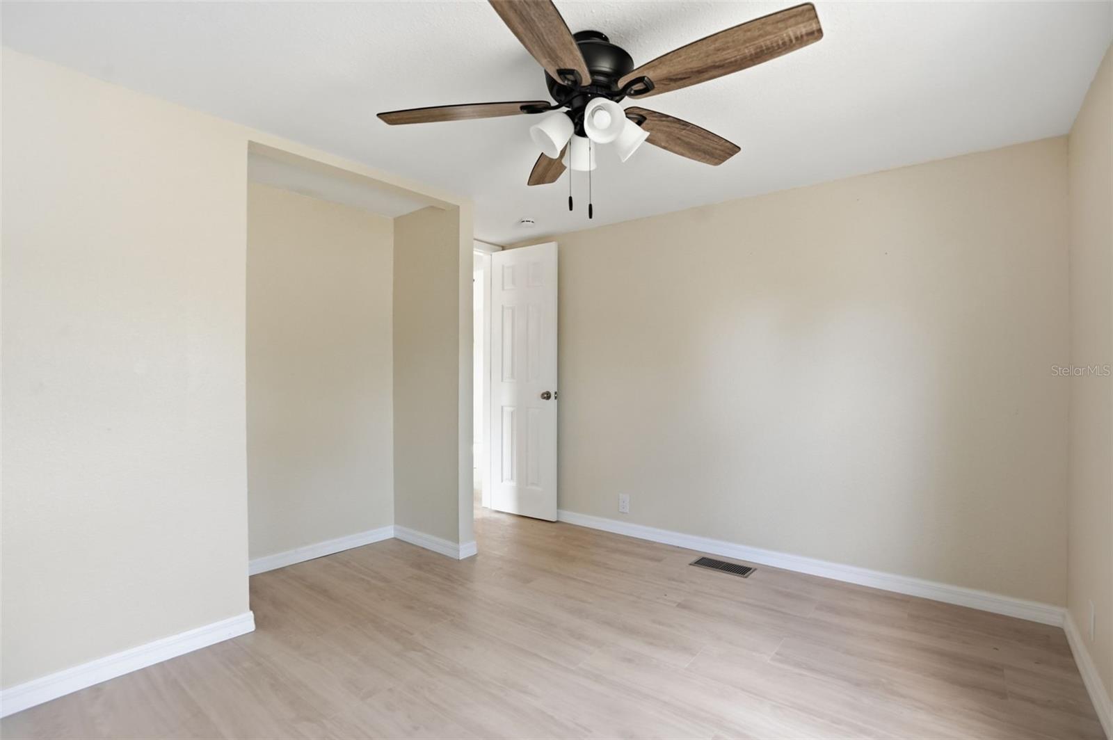 LEISURE ACRES UNIT 01 - Residential