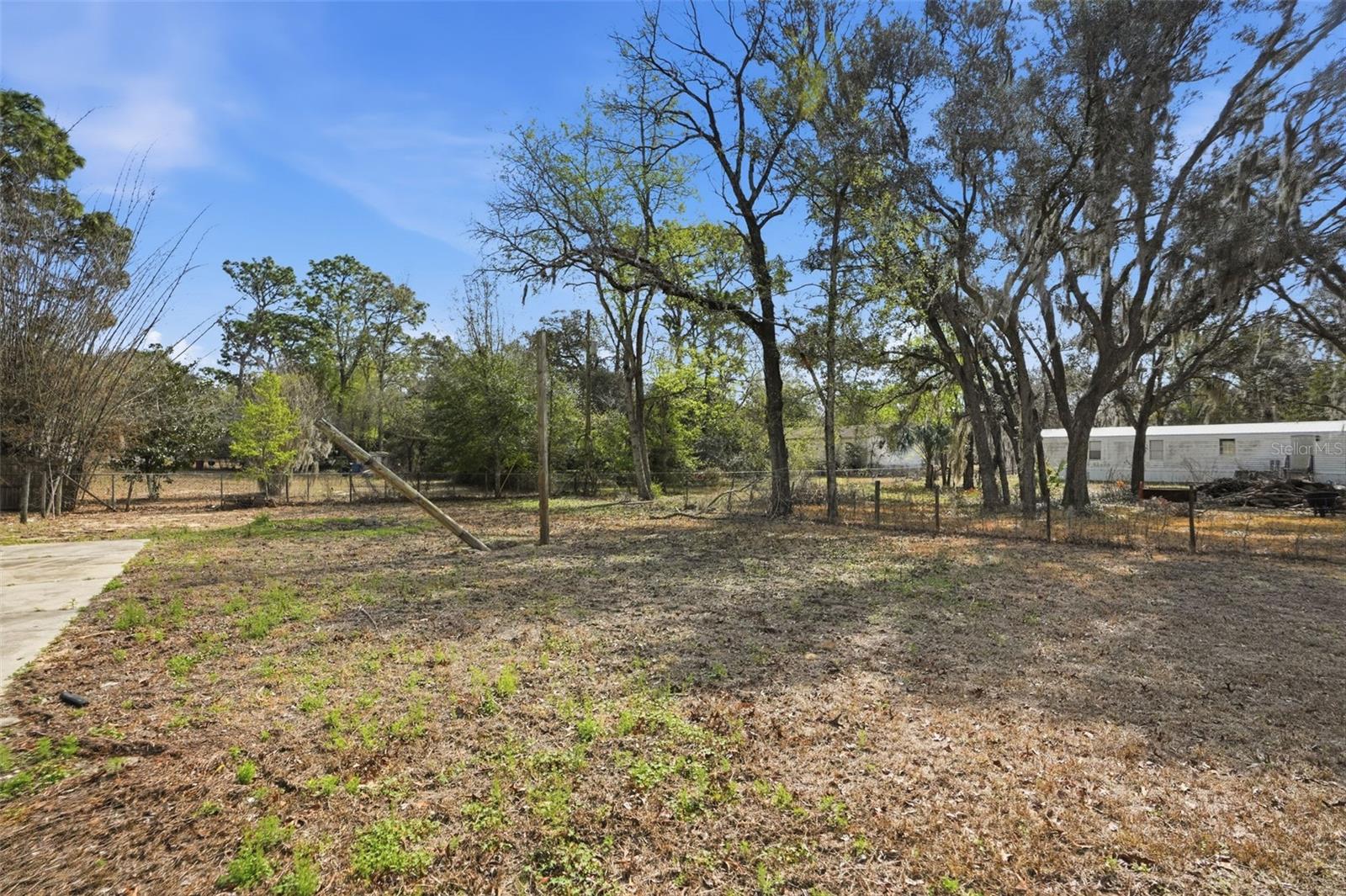 LEISURE ACRES UNIT 01 - Residential