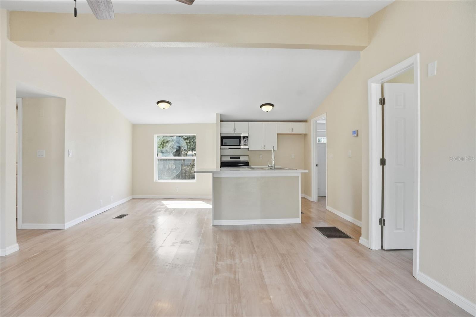 LEISURE ACRES UNIT 01 - Residential