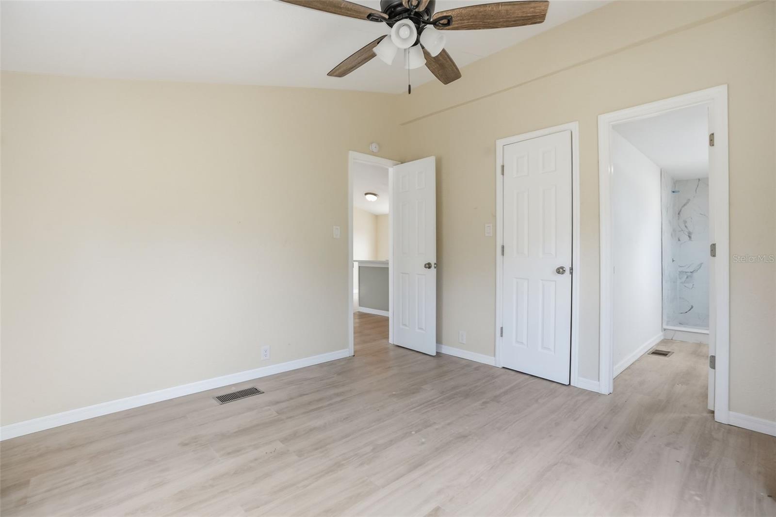 LEISURE ACRES UNIT 01 - Residential