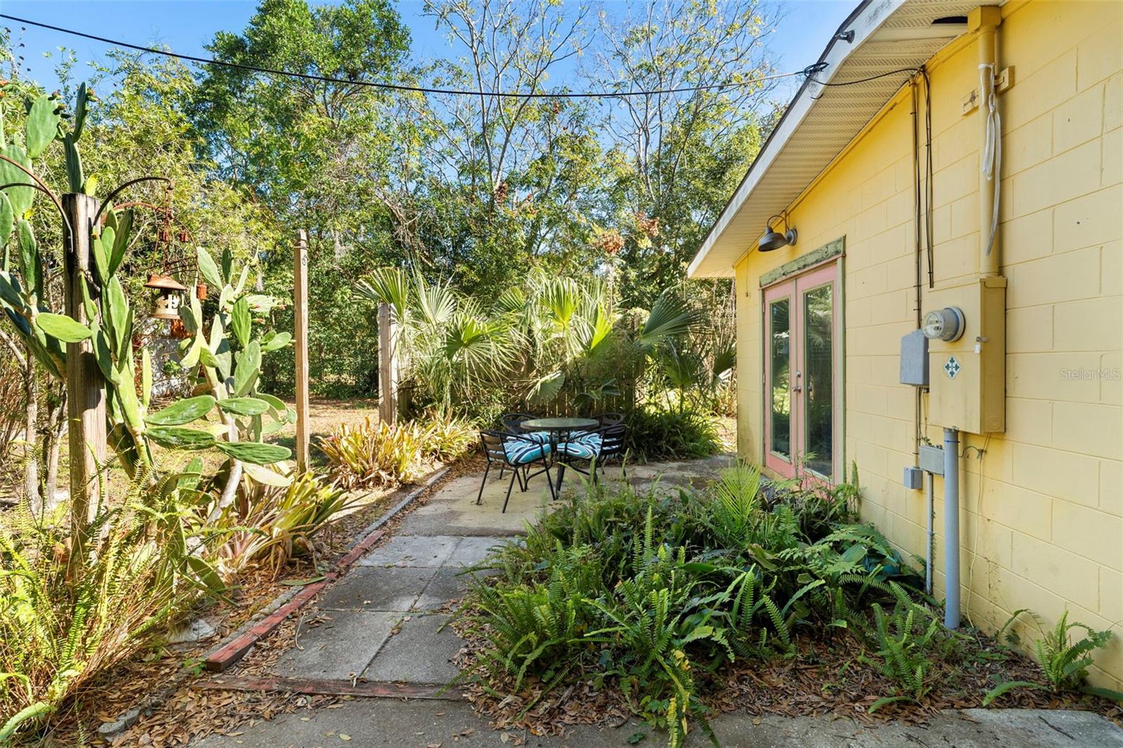 VALENCIA VILLAS - Residential