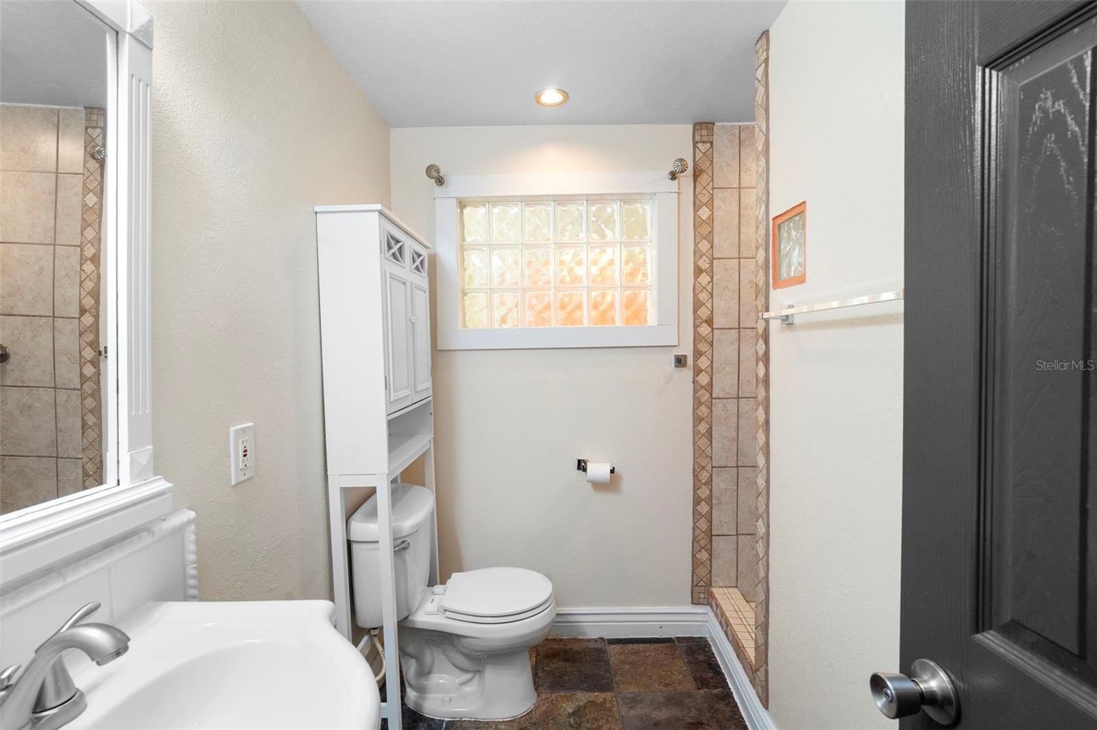 VALENCIA VILLAS - Residential