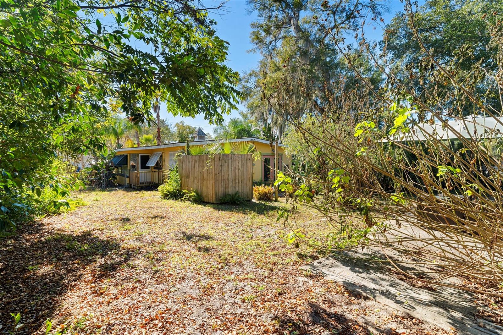 VALENCIA VILLAS - Residential