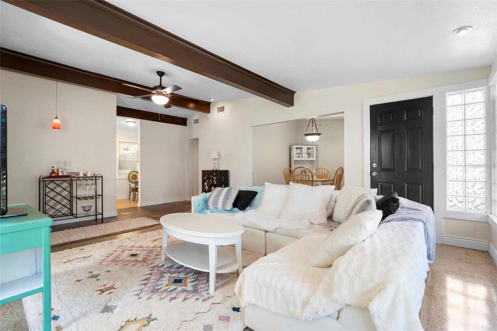 VALENCIA VILLAS - Residential