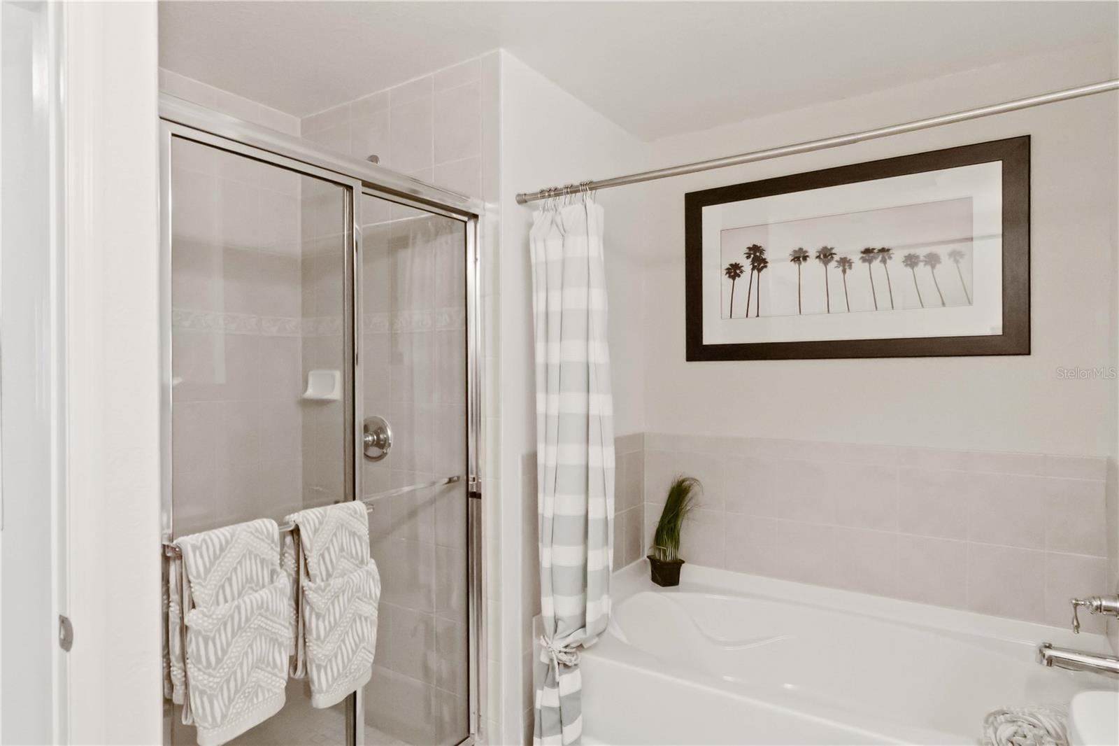 BROADWAY PROMENADE - Residential