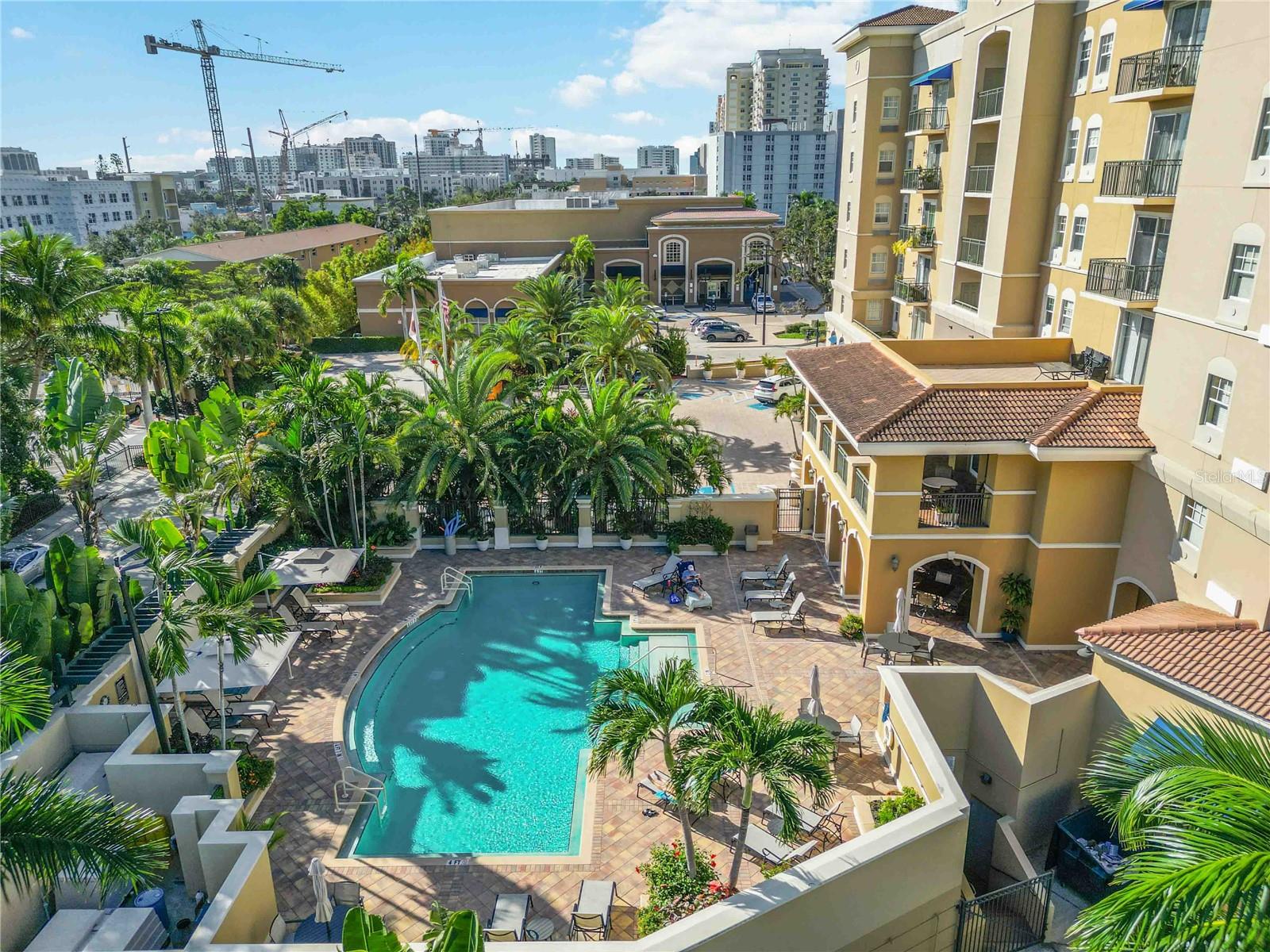 BROADWAY PROMENADE - Residential