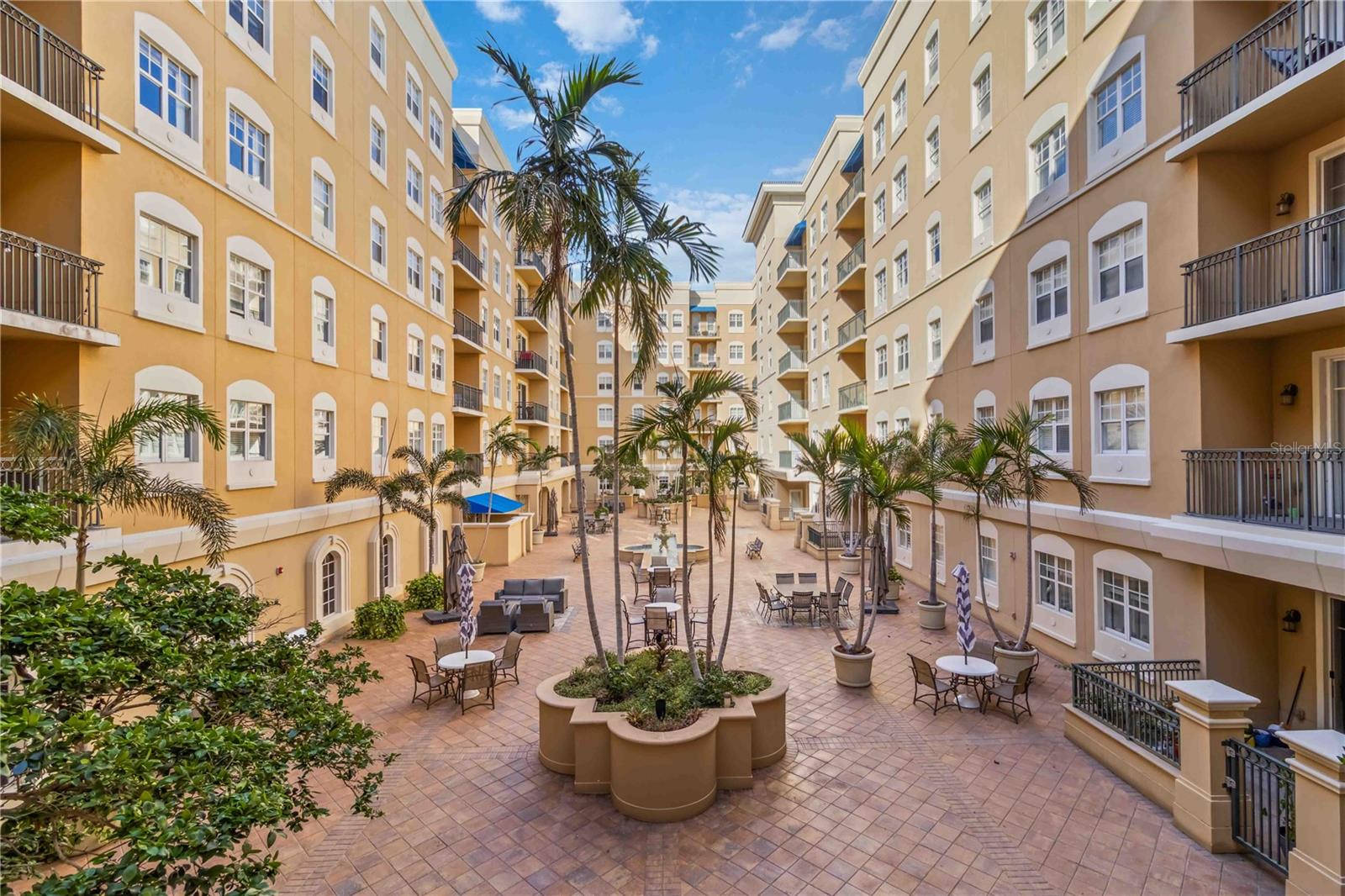 BROADWAY PROMENADE - Residential