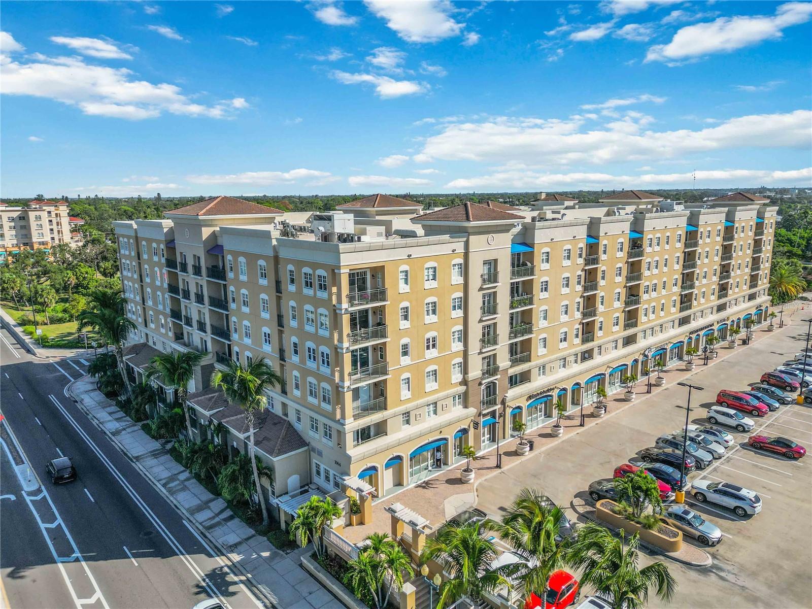 BROADWAY PROMENADE - Residential