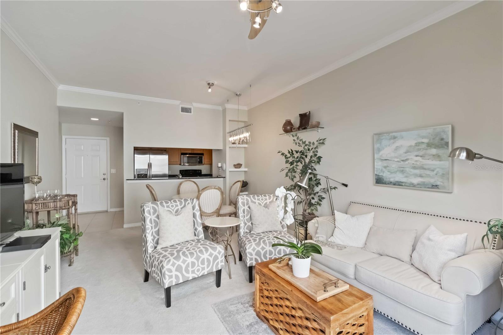 BROADWAY PROMENADE - Residential