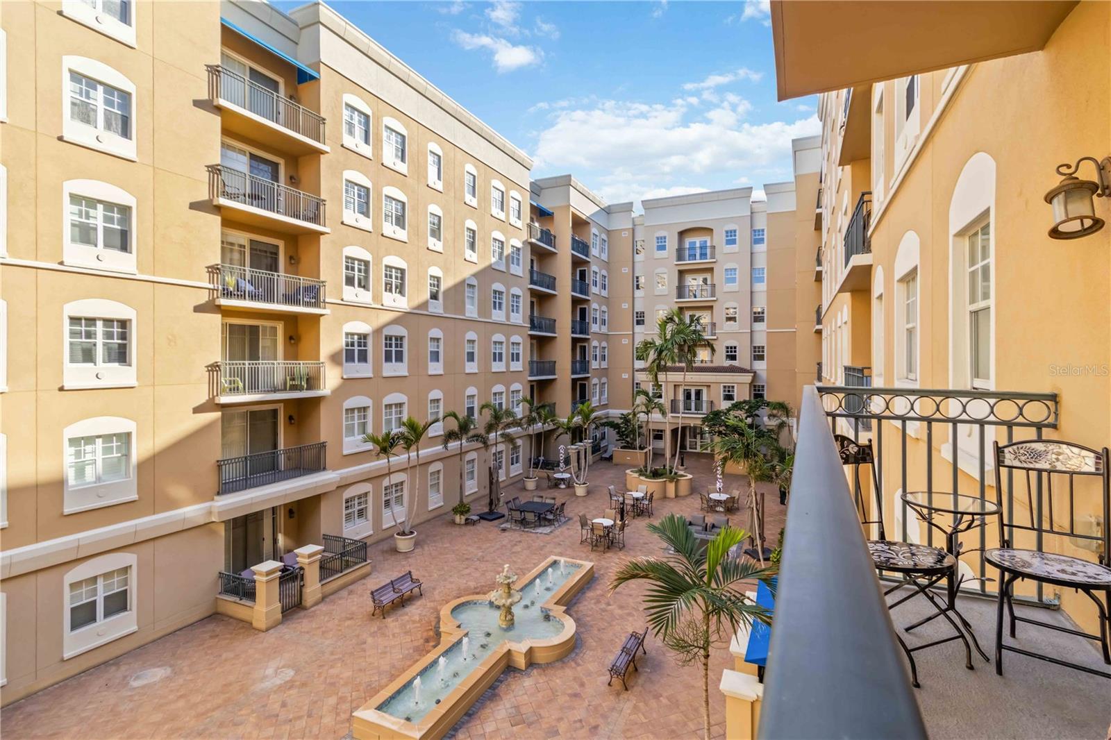 BROADWAY PROMENADE - Residential