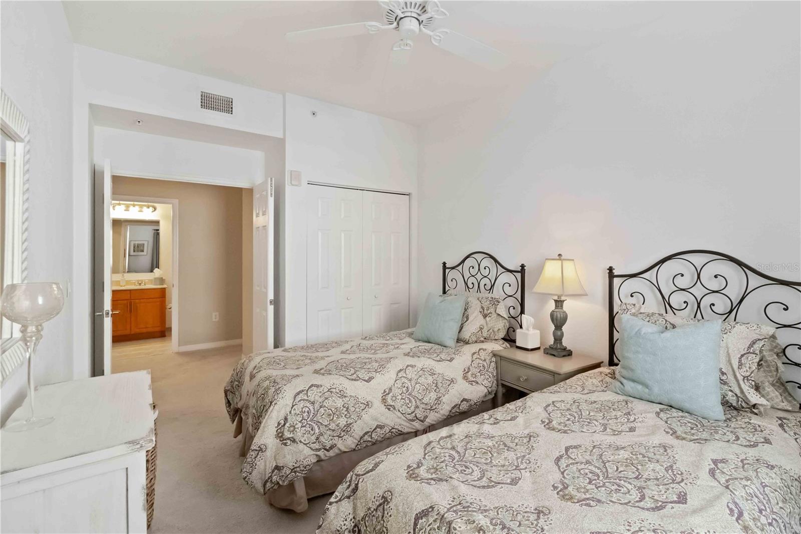 BROADWAY PROMENADE - Residential