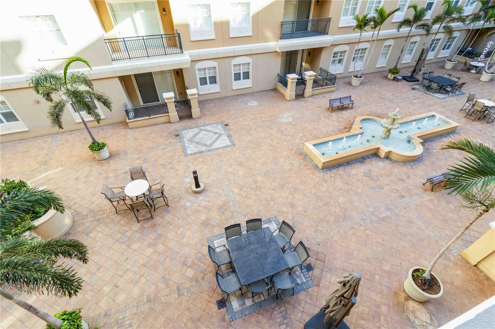BROADWAY PROMENADE - Residential