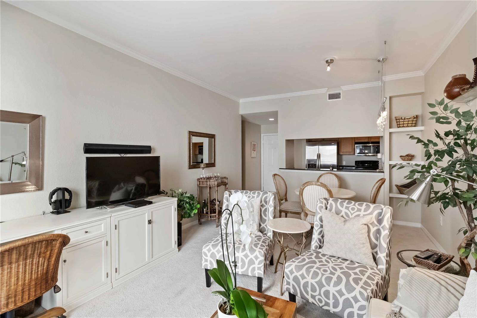 BROADWAY PROMENADE - Residential