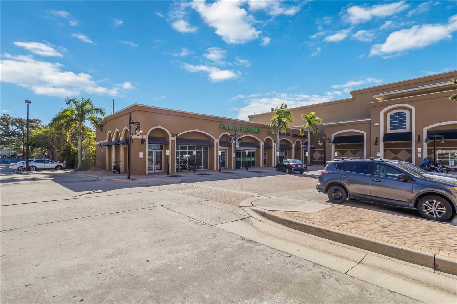 BROADWAY PROMENADE - Residential