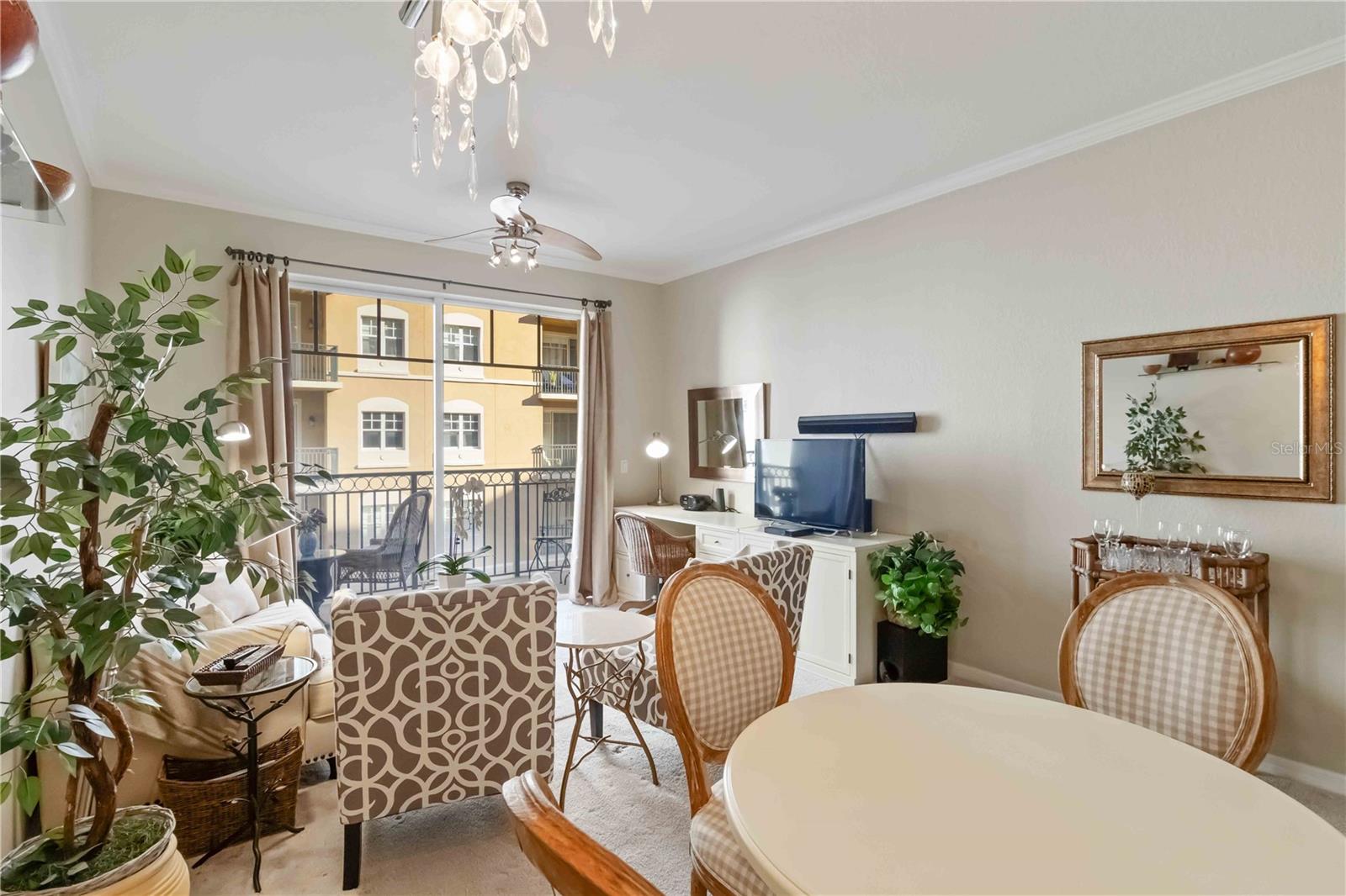BROADWAY PROMENADE - Residential