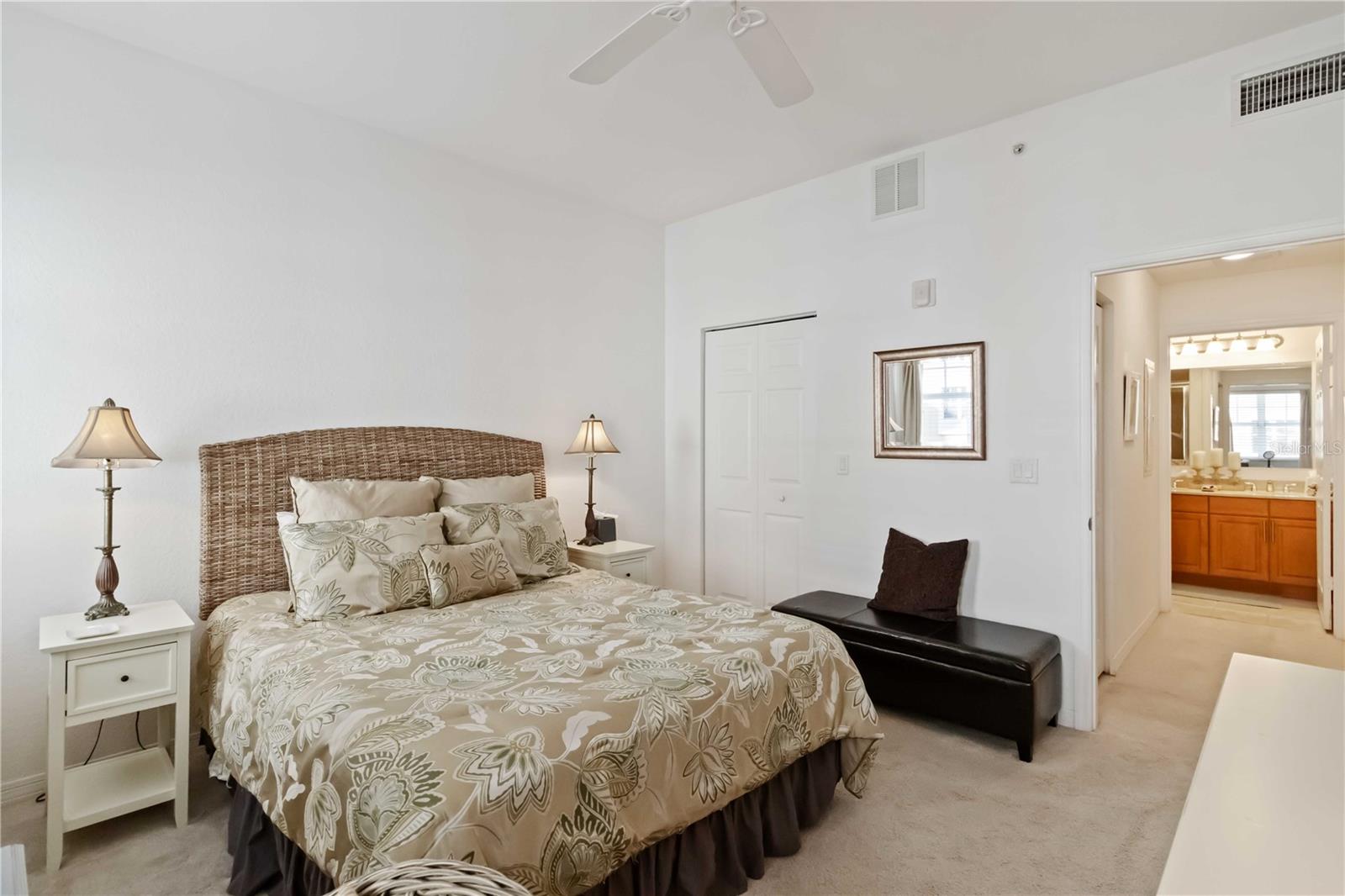 BROADWAY PROMENADE - Residential