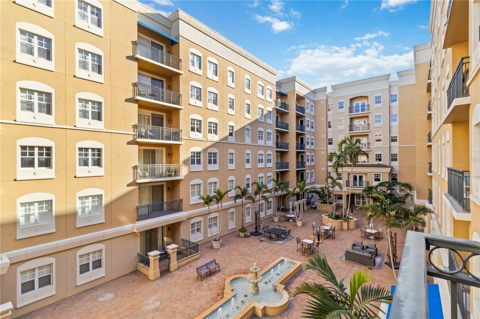 BROADWAY PROMENADE - Residential