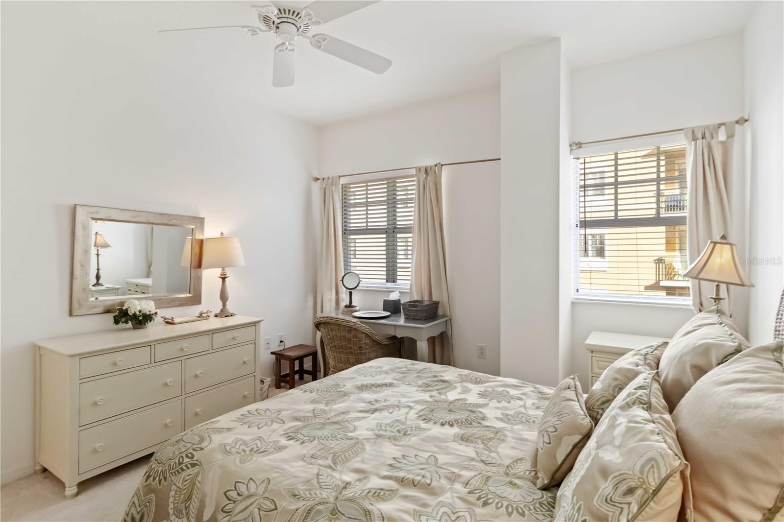 BROADWAY PROMENADE - Residential