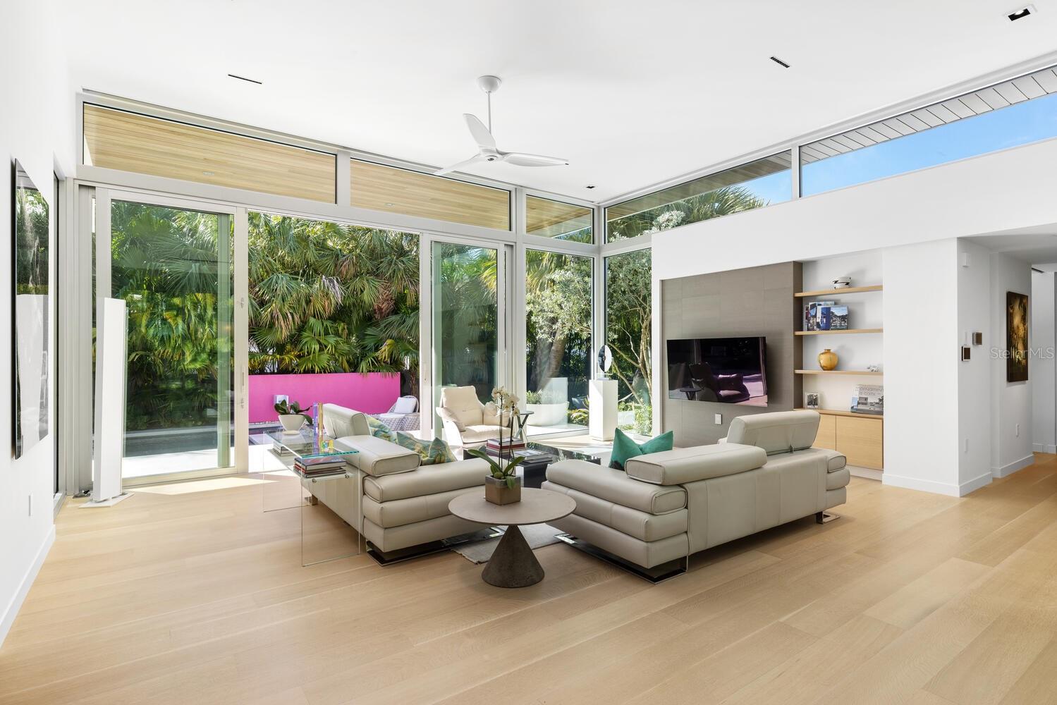 BUNGALOW HILL - Residential