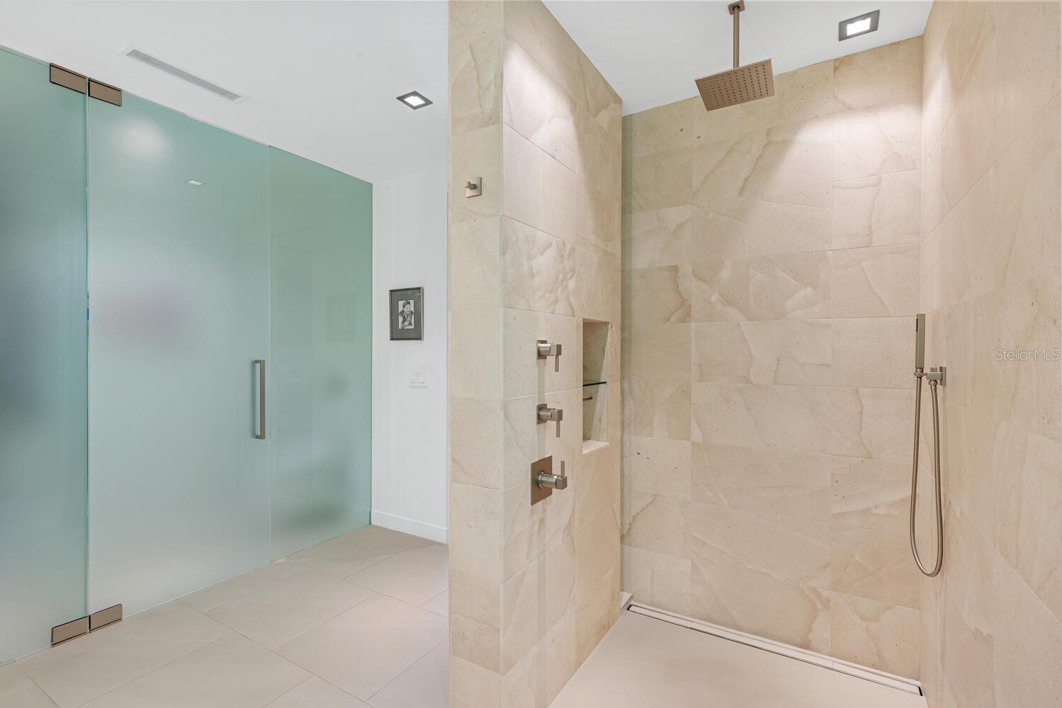 BUNGALOW HILL - Residential