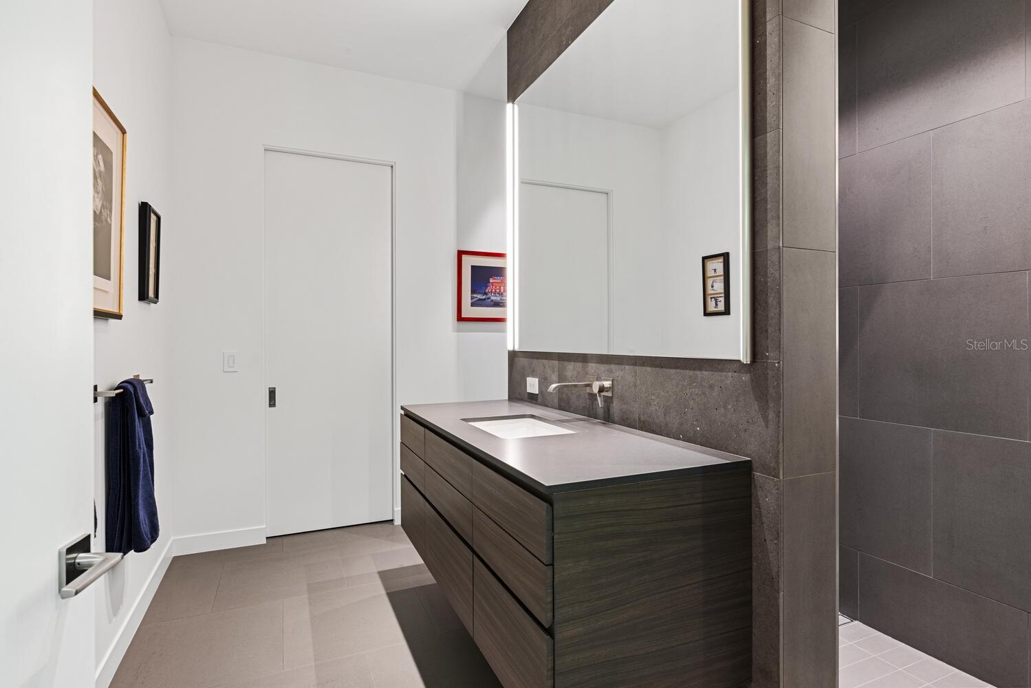 BUNGALOW HILL - Residential