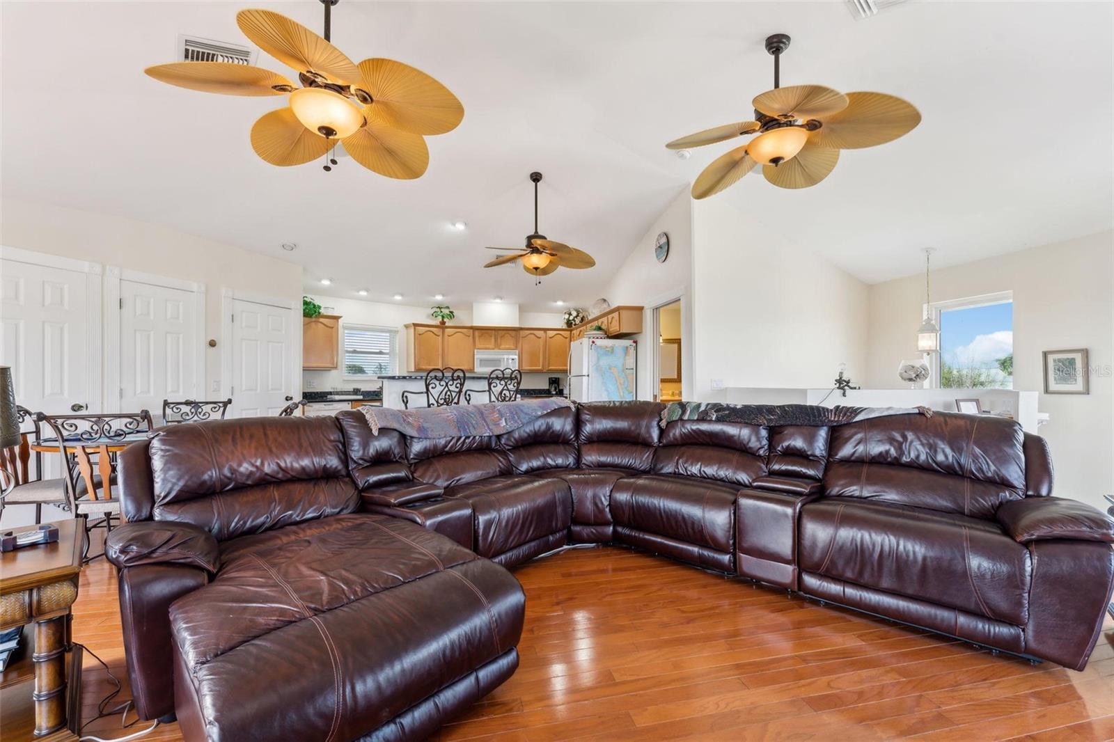 FOUR WINDS MARINA & TRAIL PARK - Residential