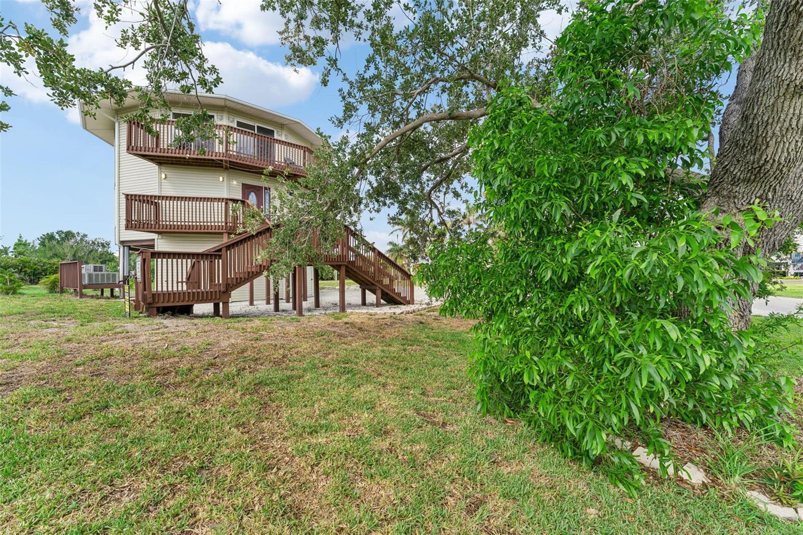 FOUR WINDS MARINA & TRAIL PARK - Residential