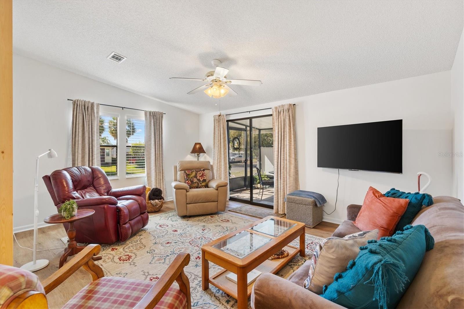 LADY LAKE ORANGE BLOSSOM GARDENS UNIT 11 - Residential