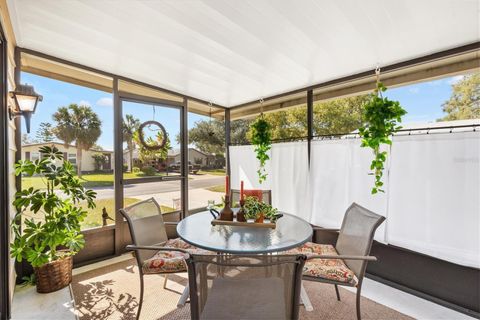 Tiny photo for 520 Saint Andrews Boulevard, Lady Lake, FL 32159 (MLS # G5109038)