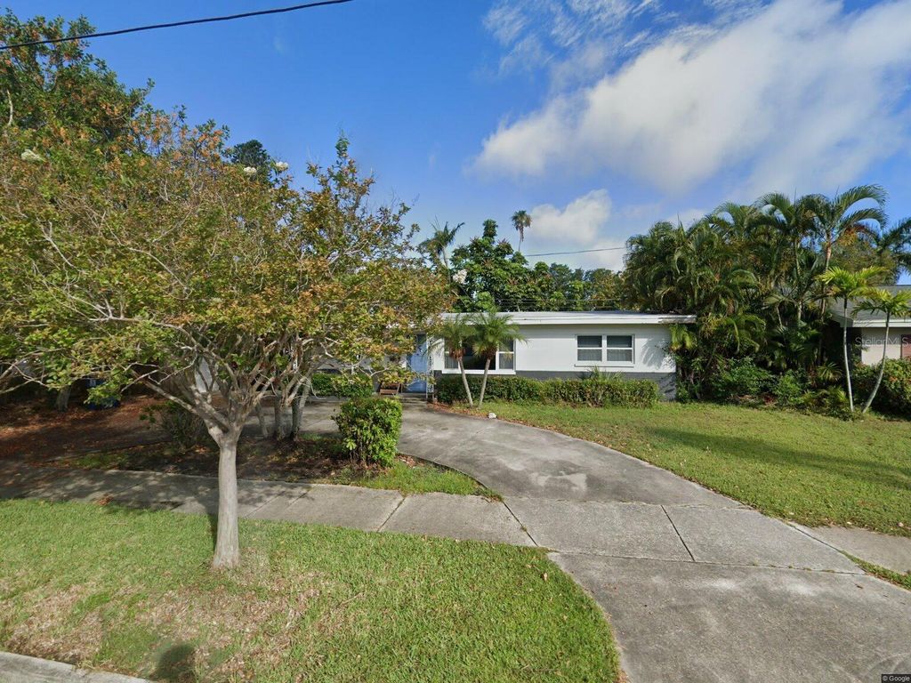 Photo of 3944 Overlook Drive NE, St Petersburg, FL 33703 (MLS # J989658)
