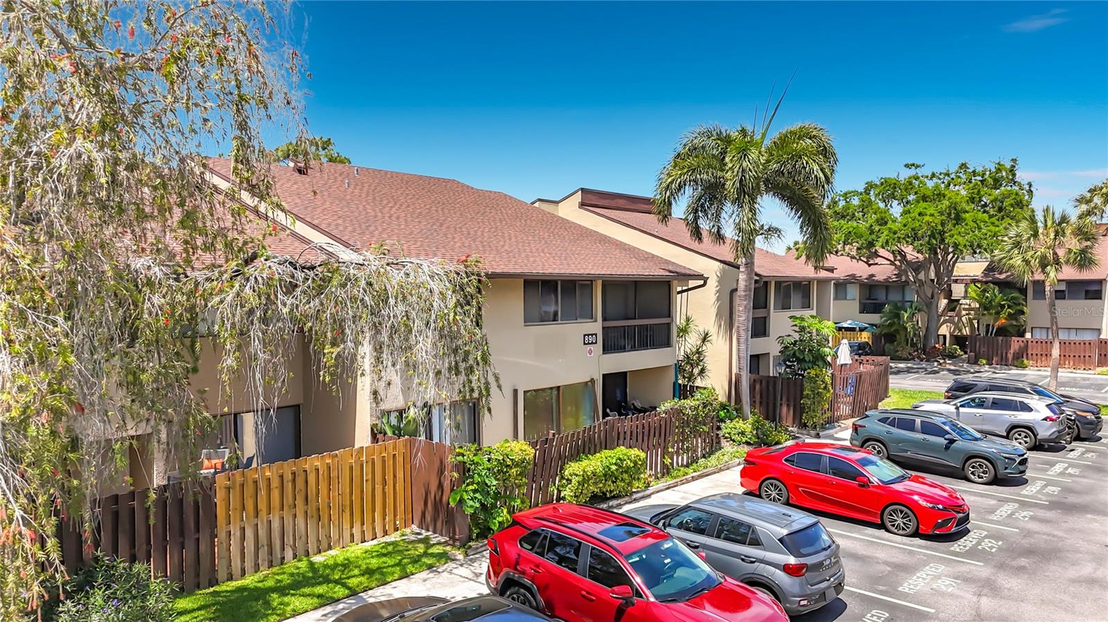 890 N VILLAGE DRIVE N 204