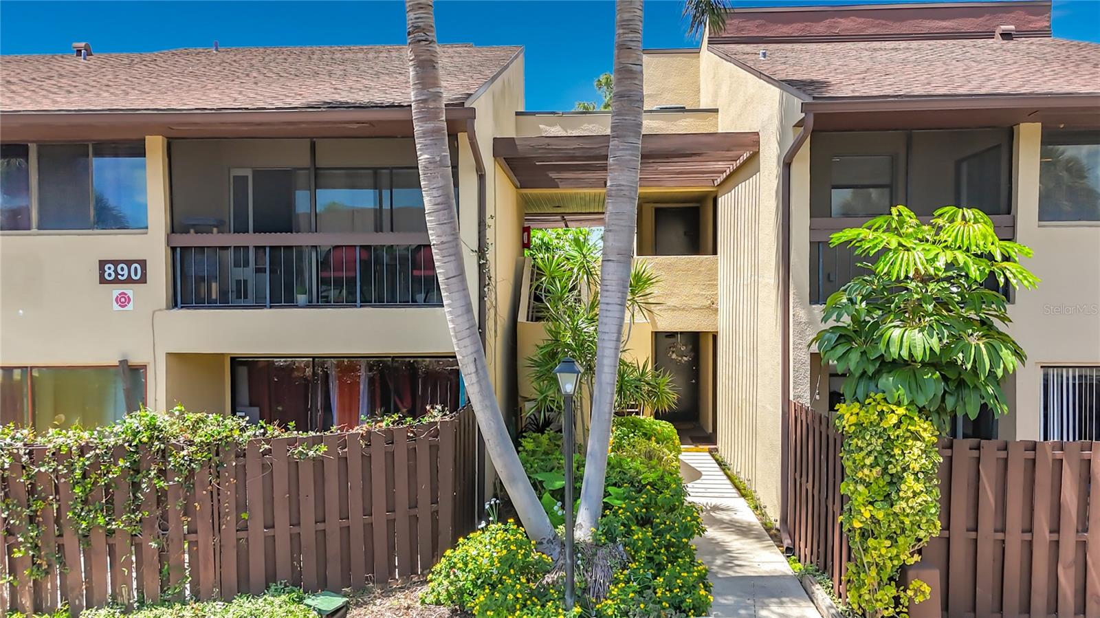 890 N VILLAGE DRIVE N 204