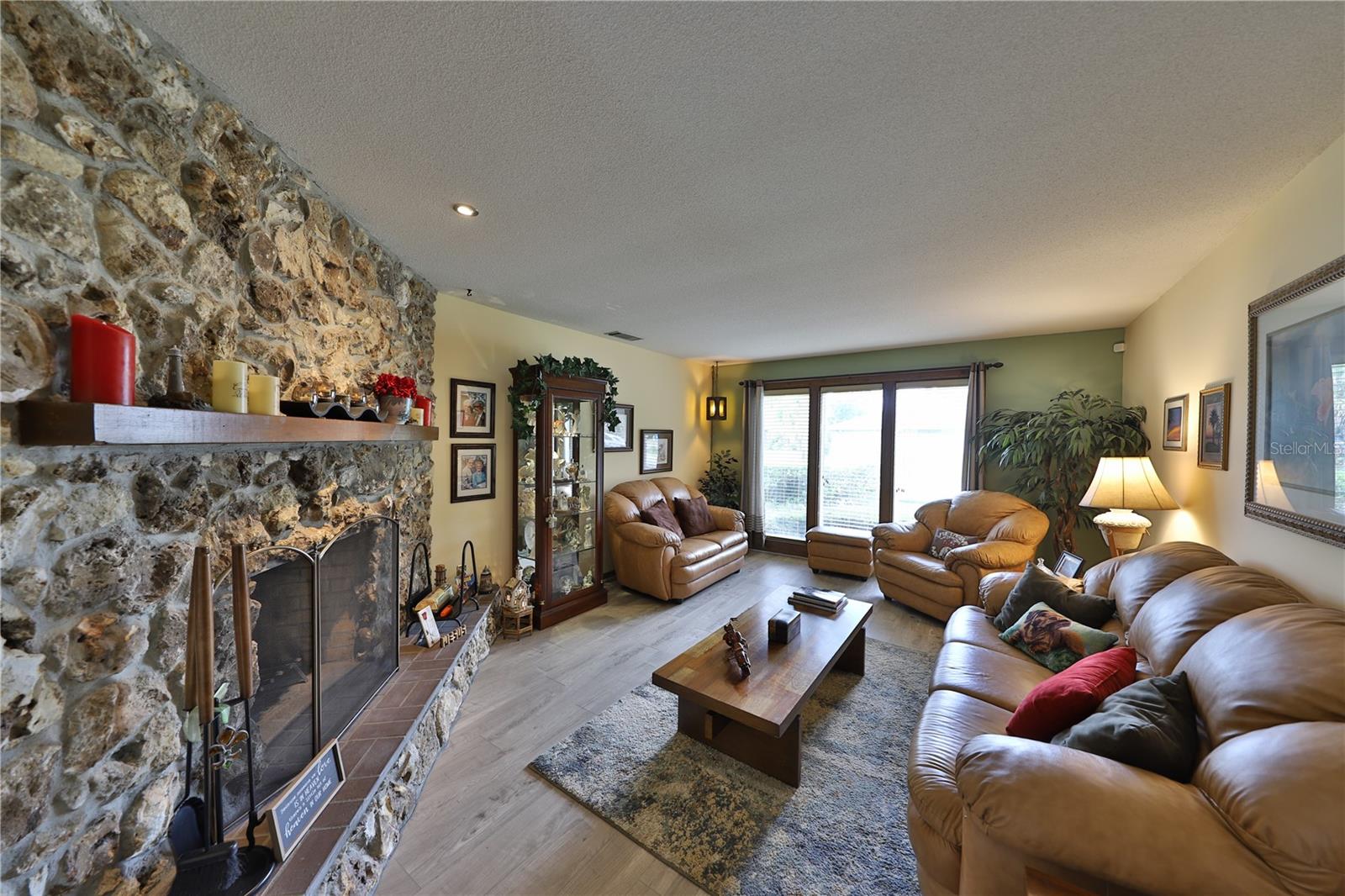 MOORINGS THE - Residential