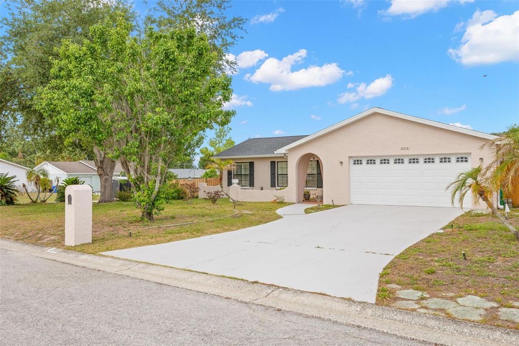 Photo of 2218 Tanglewood Way, Brandon, FL 33511 (MLS # TB8505052)