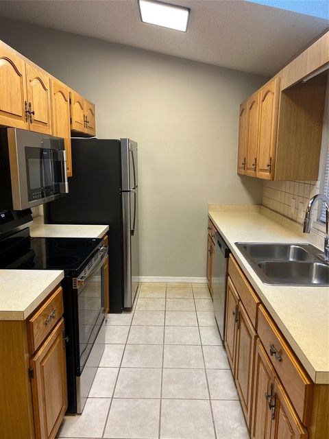 Tiny photo for 12449 Orangewood Circle #17, Tavares, FL 32778 (MLS # O6395077)