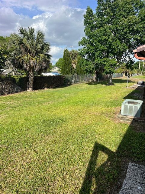Tiny photo for 12449 Orangewood Circle #17, Tavares, FL 32778 (MLS # O6395077)