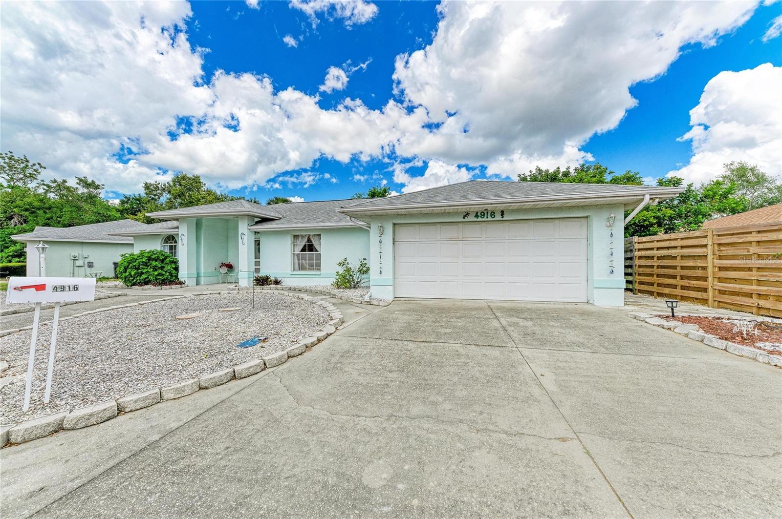 LAKE ROYALE - Residential