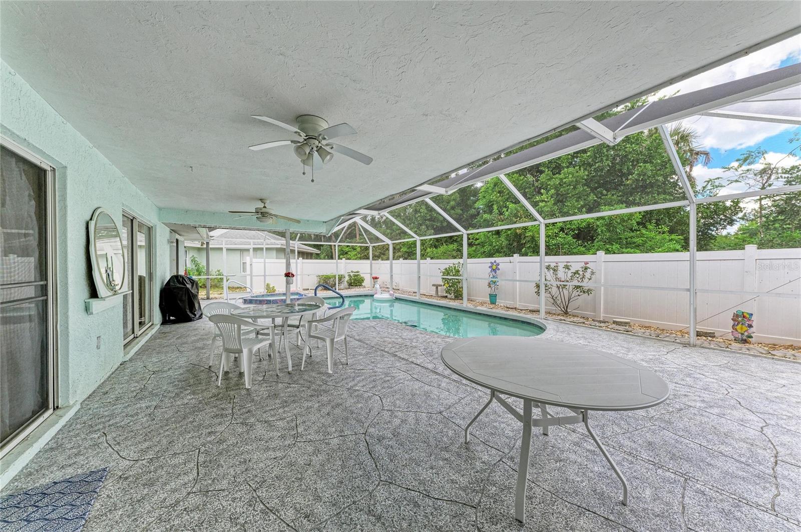 LAKE ROYALE - Residential