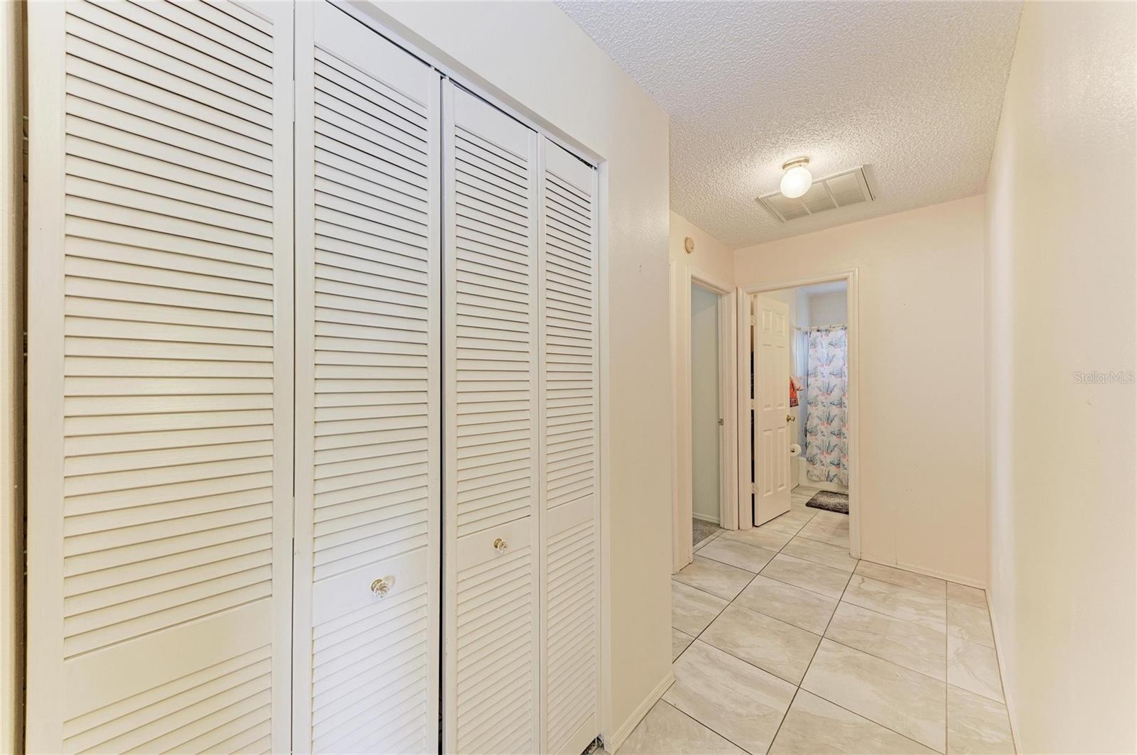 LAKE ROYALE - Residential